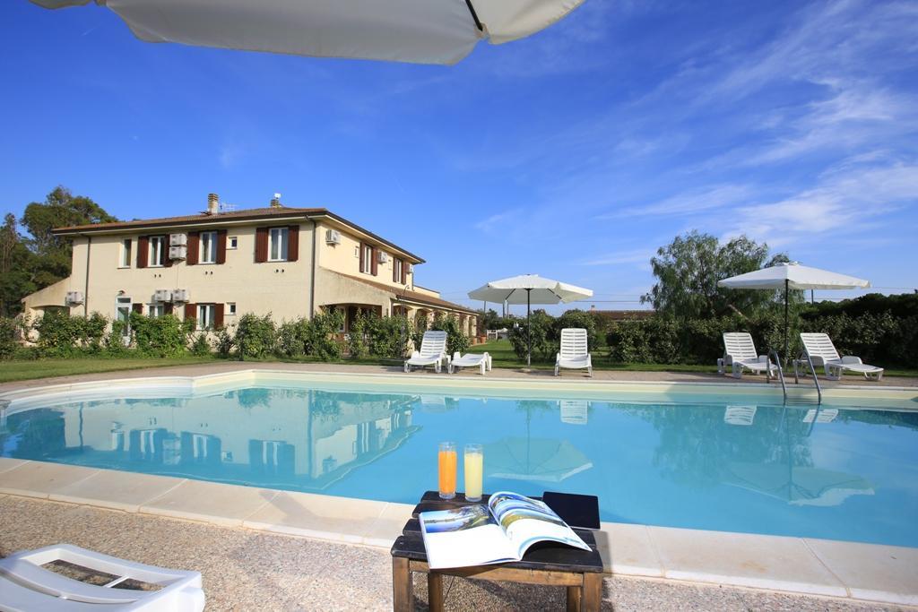 Hotel Domominore Fertilia Luaran gambar
